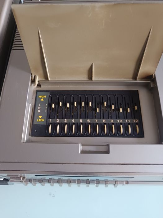 Hitachi  VT7000E si VT-TU70E vhs video si video tuner