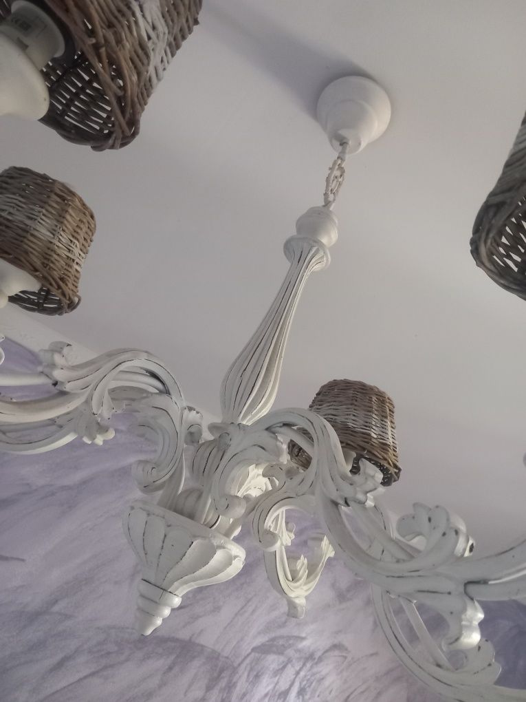 Candelabru din lemn