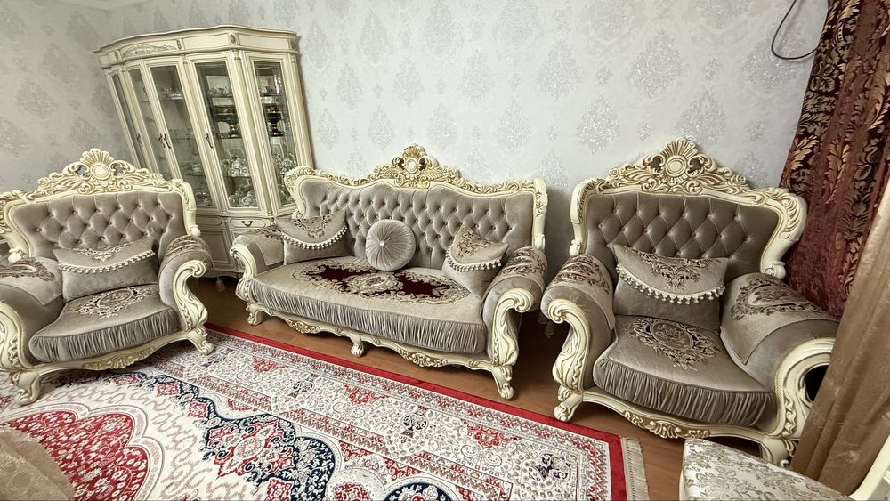 Продам диван и два кресло