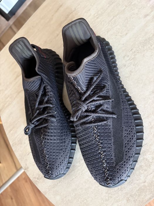 Yeeyz boost 350 V2