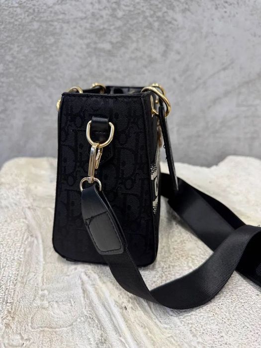 Луксозна чанта с уникален дизайн