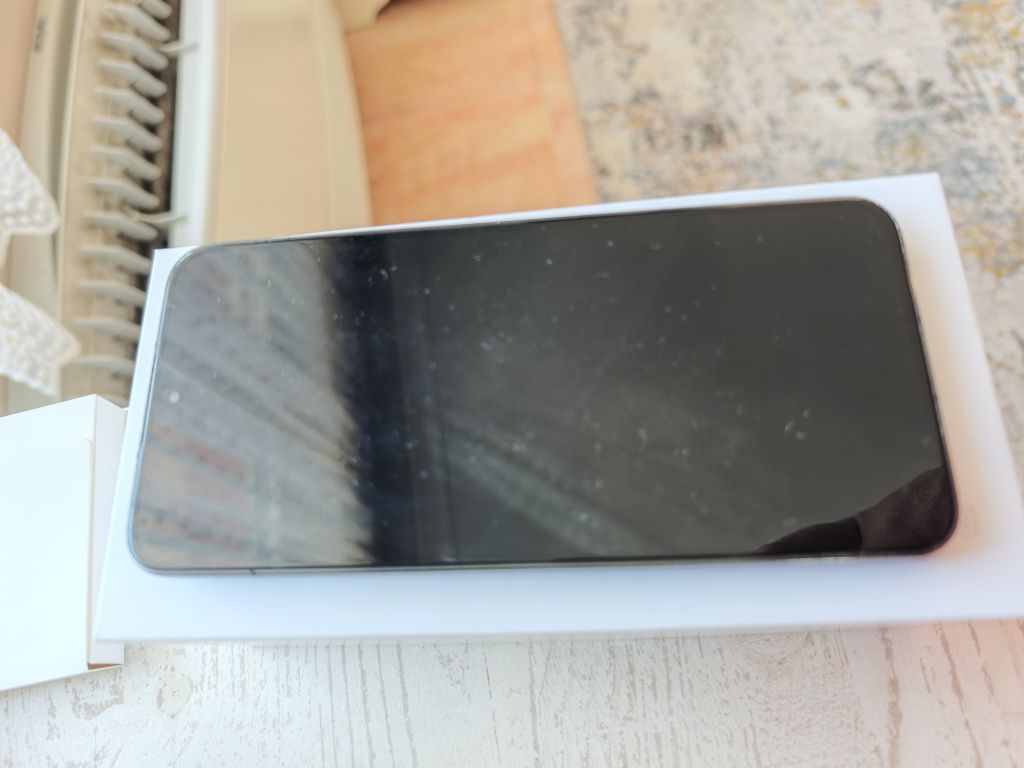 Продавам Xiaomi 13