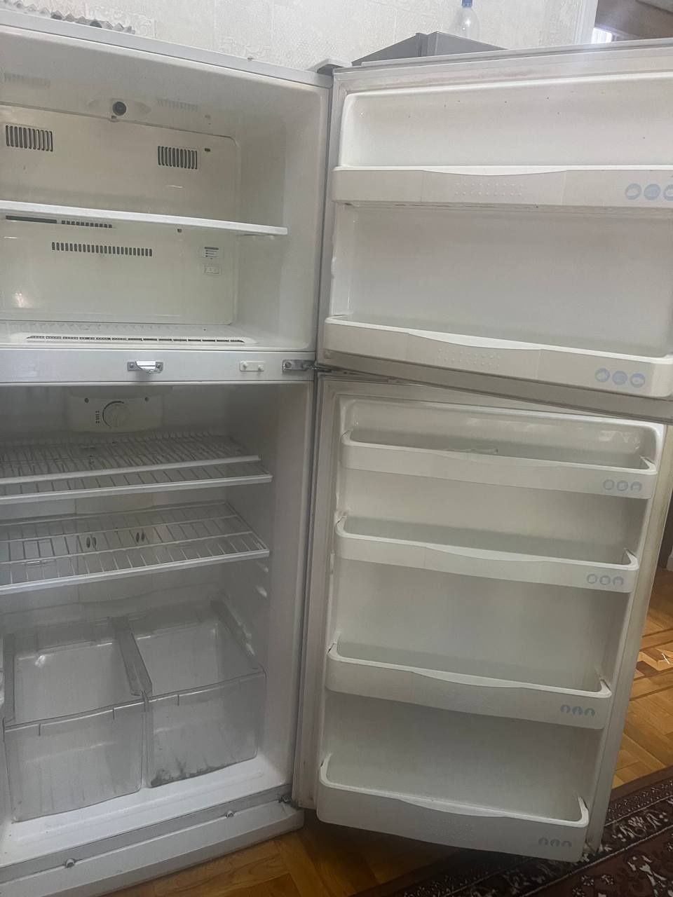 Холодилник LG рабочий
