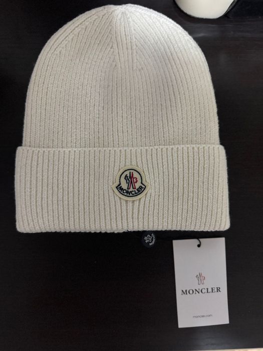 Caciula Moncler originala cu eticheta