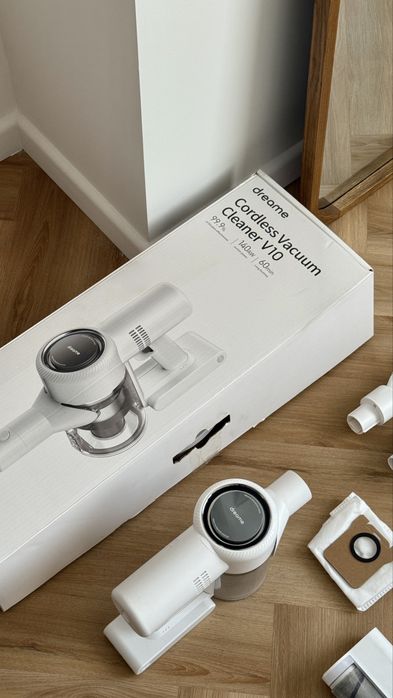 Вертикальный пылесос Dreame V10