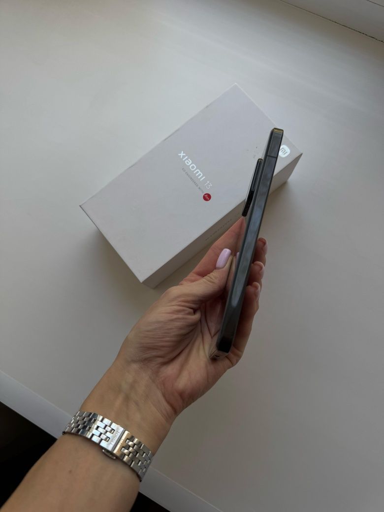 Xiaomi Mi 13 флагман 512 гигабайт 12 оперативной