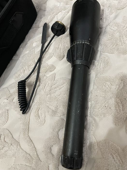 Vând lanterna laser genetics culoare verde