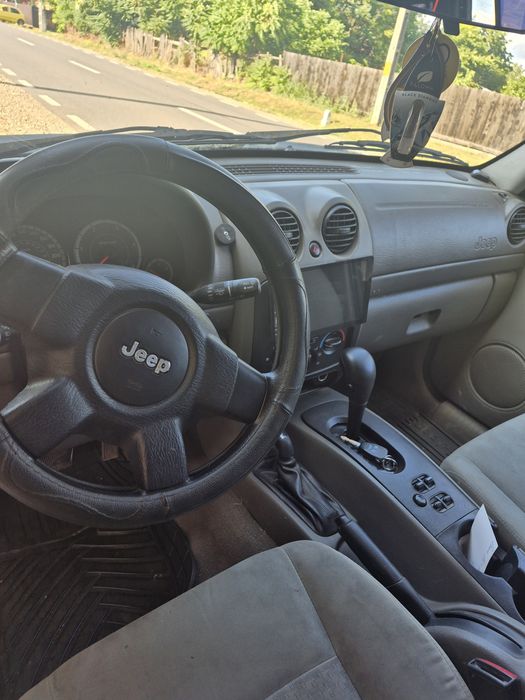 De vânzare jeep cherokee