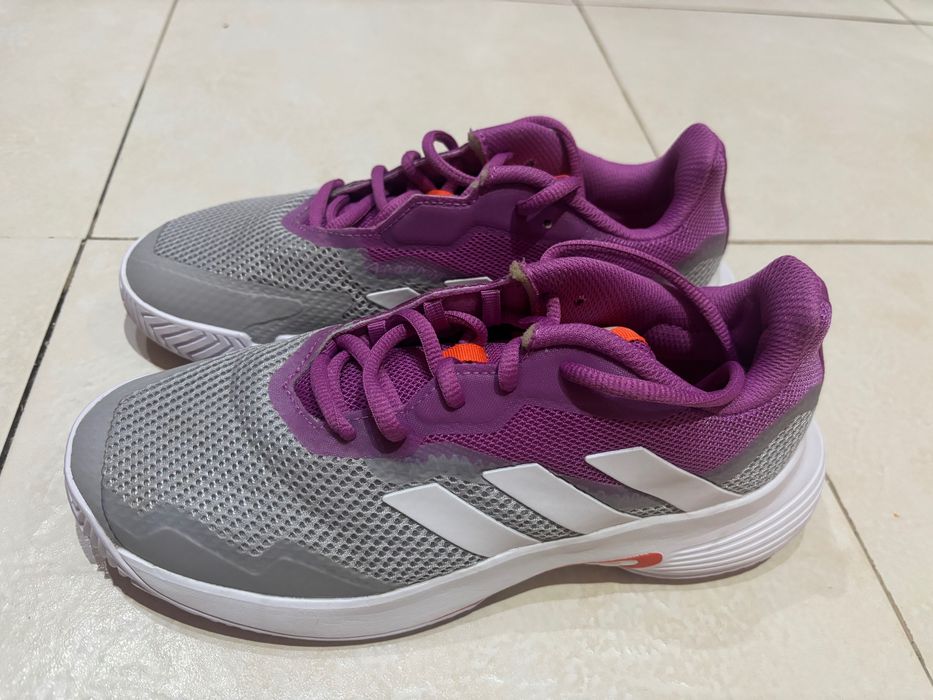 Adidas обувки за тенис