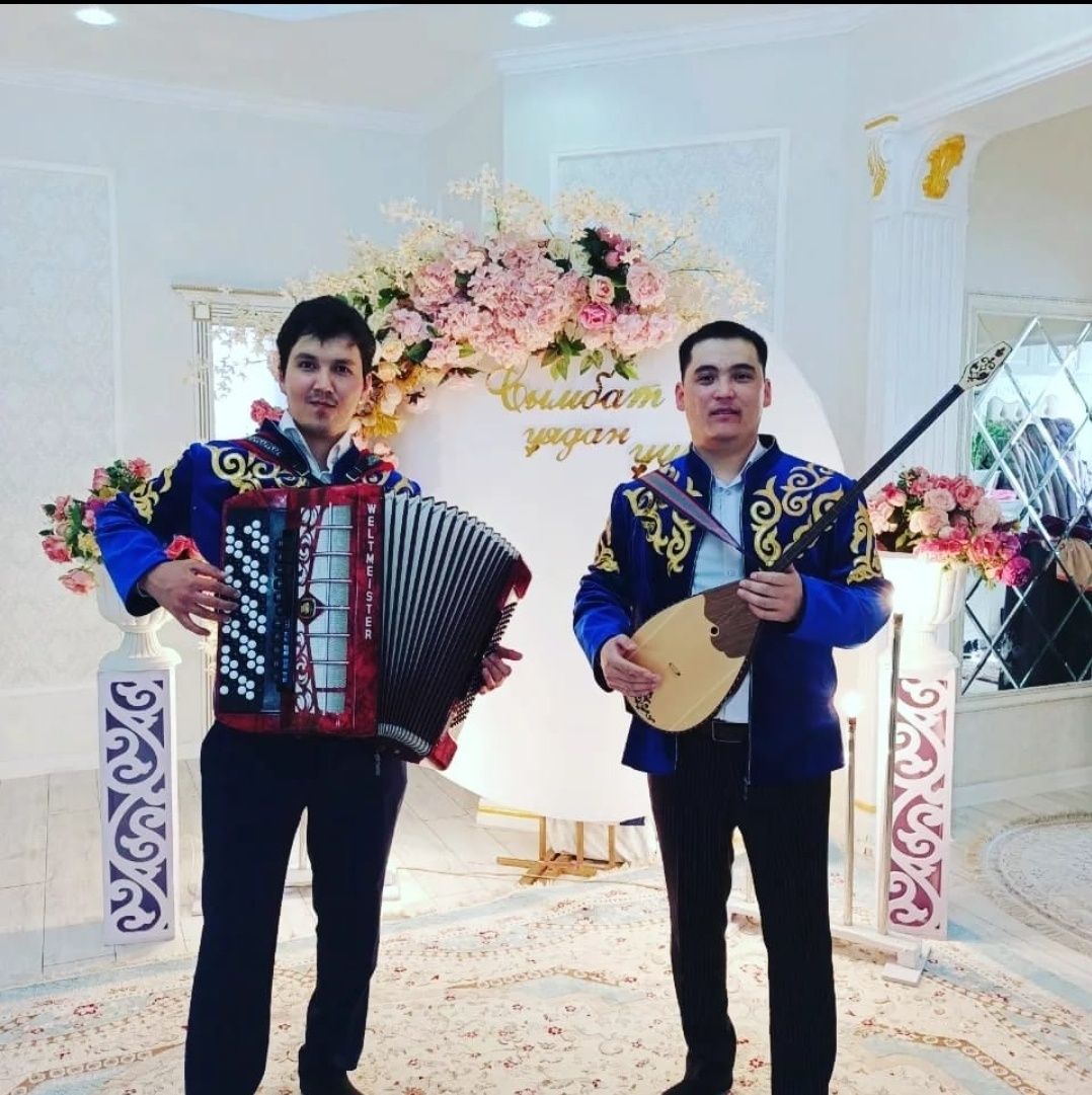 Домбыра мен баян гитара