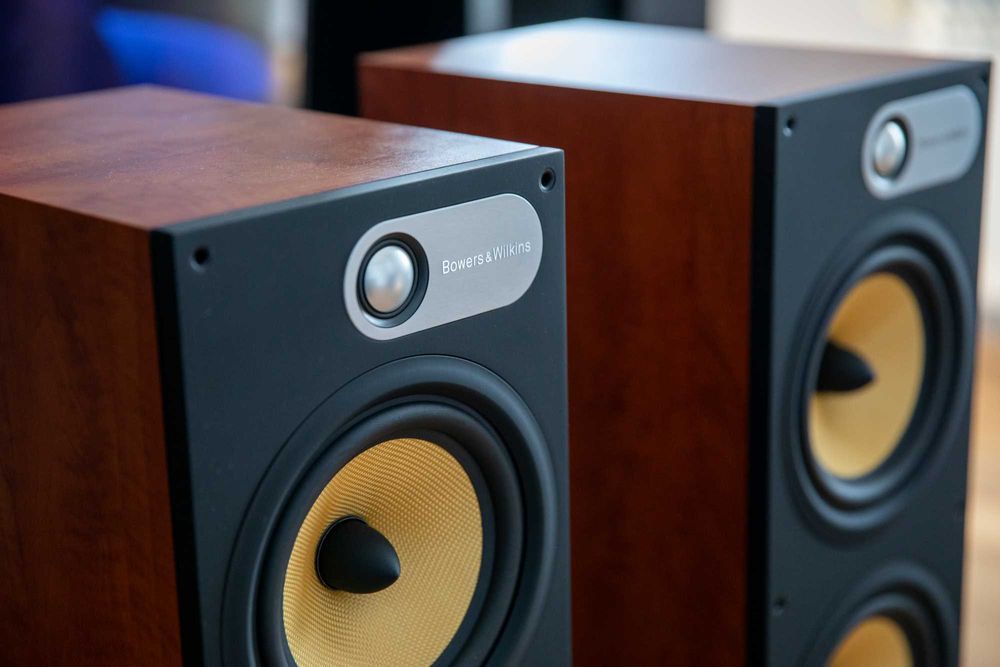 Bowers & Wilkins 684  B&W (Цвят Череша) – ТОП СЪСТОЯНИЕ!