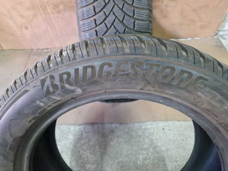 2 Bridgestone R18 225/55
зимни гуми 
DOT2323