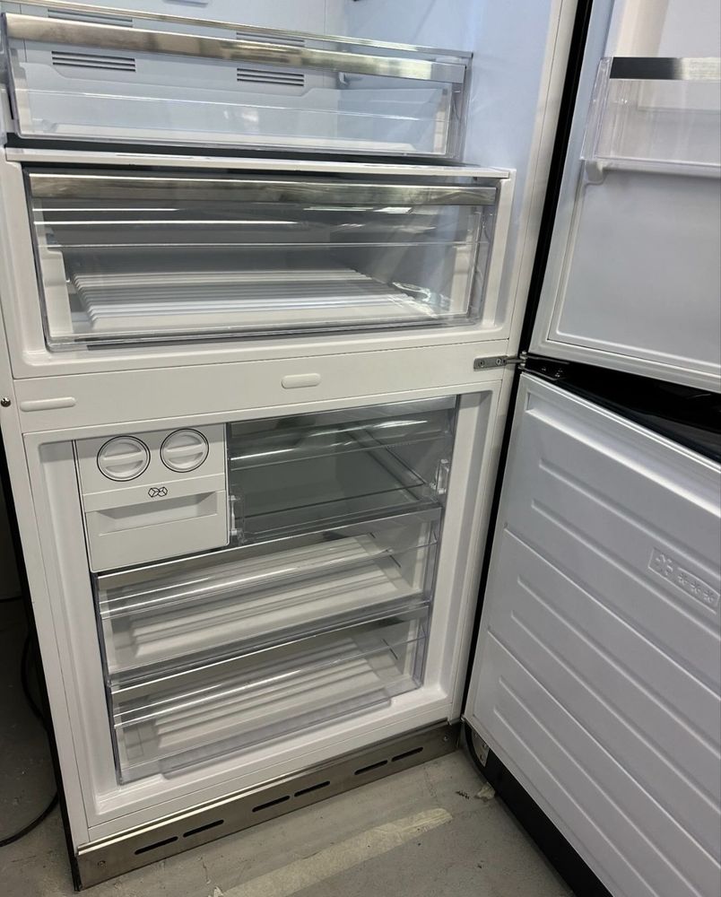 Frigider vintage stilul anilor ‘50 Smeg No Frost FAB38RBL5