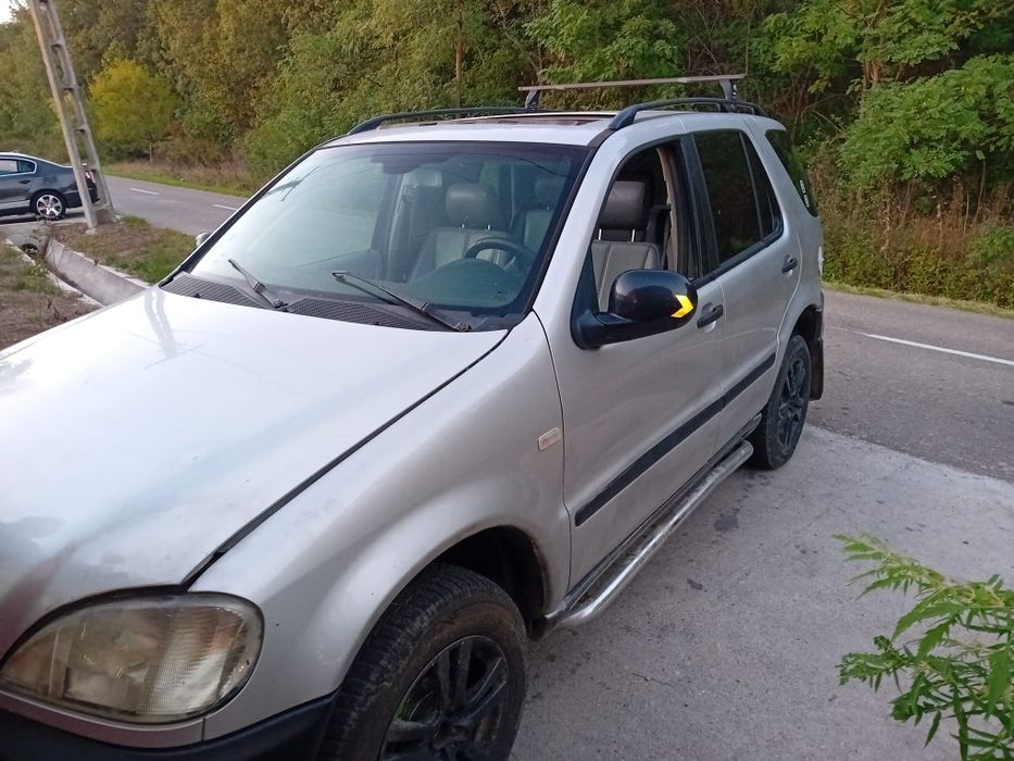 Vând Mercedes mele 270