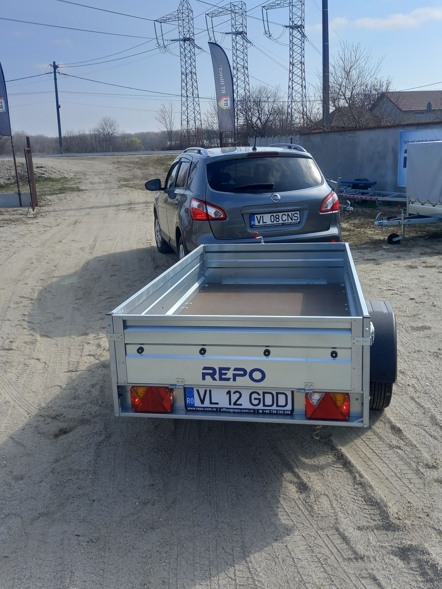 Închiriez remorci și platforme auto