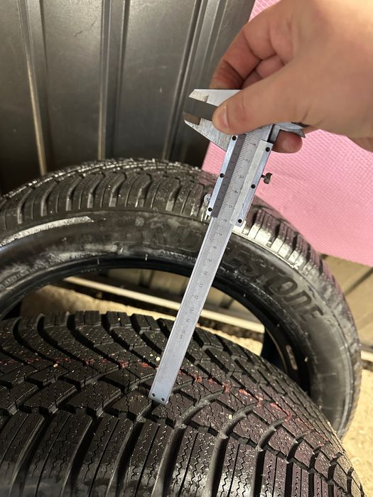 Anvelope iarna noi Bridgestone 215/55 R18 Blizzak LM005 99V XL