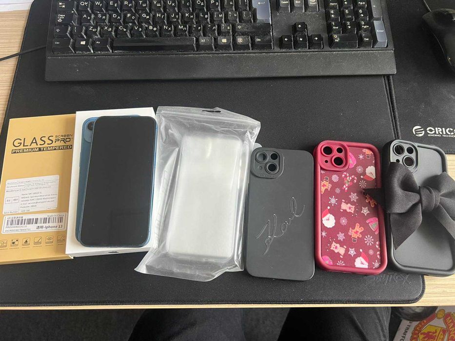 Iphone 13 128GB син като нов+кейсове и протектори