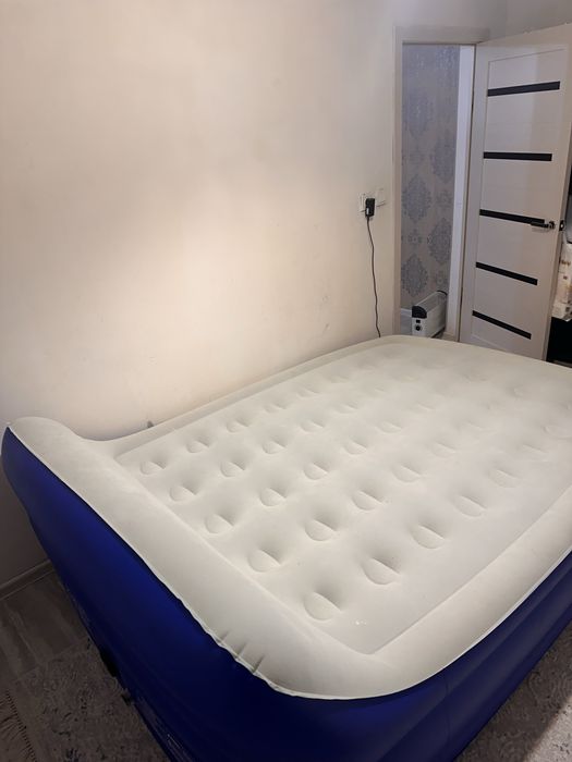 Кровать для спальни