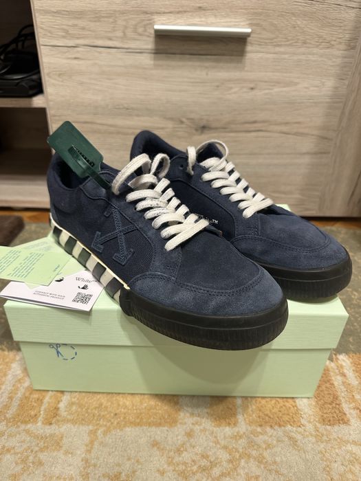 Off white Sneakers