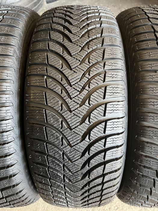4 anvelope de iarna 215/50/17 Michelin profil nou!