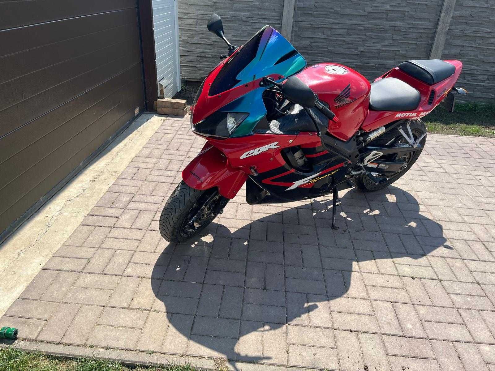 Honda CBR 600F F4i SPORT PC35