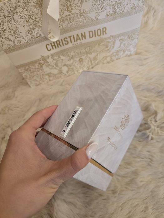 Наличен парфюм Amouage Honour