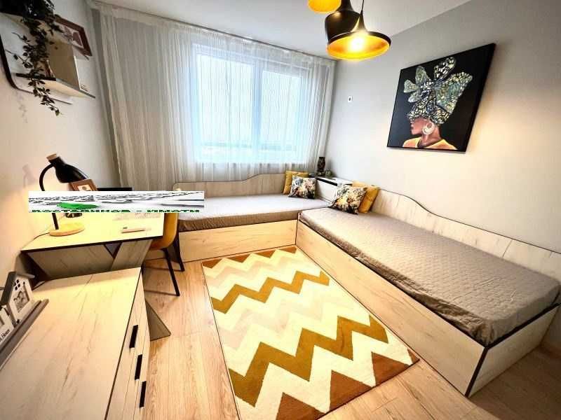 Продава се Тристаен апартамент в Пловдив, Кючук Париж - 95 кв.м за 2053 €/кв.м - Снимка #6