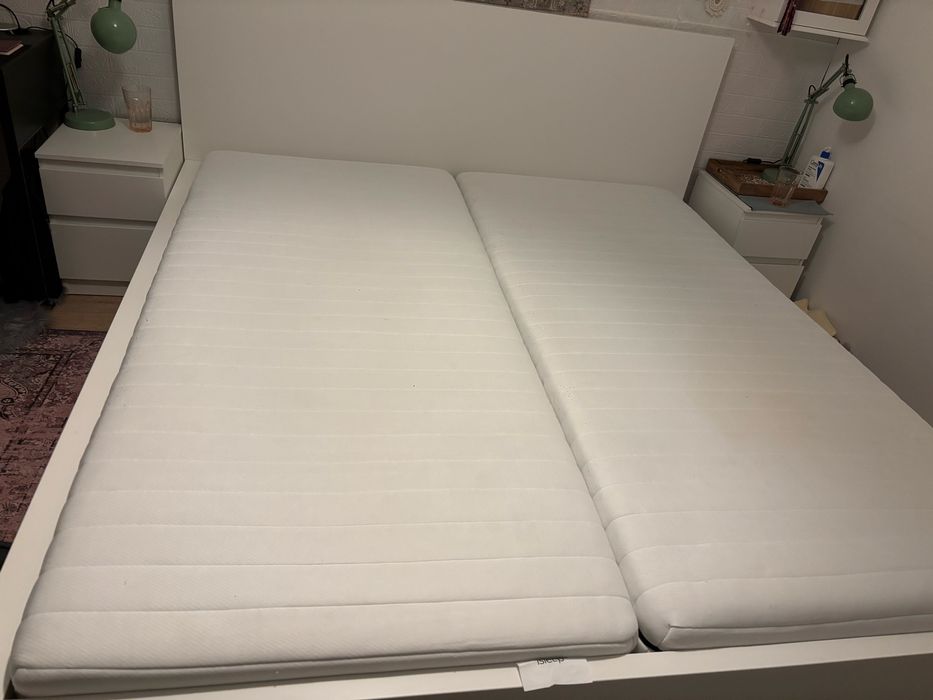Продавам спешно легло MALM от IKEA 196/209см комплект