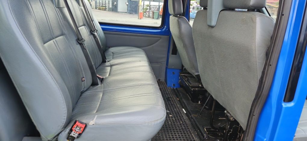 Ford transit 2.4 diesel 2011  7 locuri + marfa
