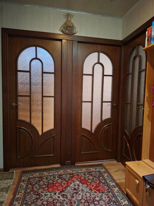 Продаётся 3х комнатная квартира. Дом кирпичный. Первый этаж