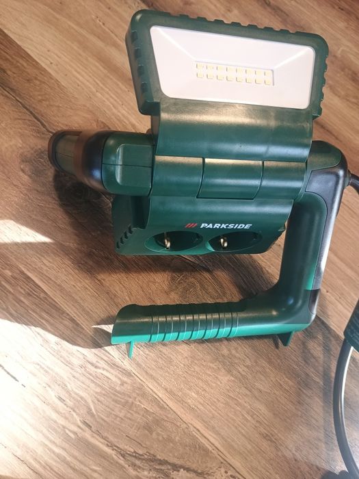 Prelungitor+lampa led + doua prize 220 v+ usb+ usb tip c ,rabatabil