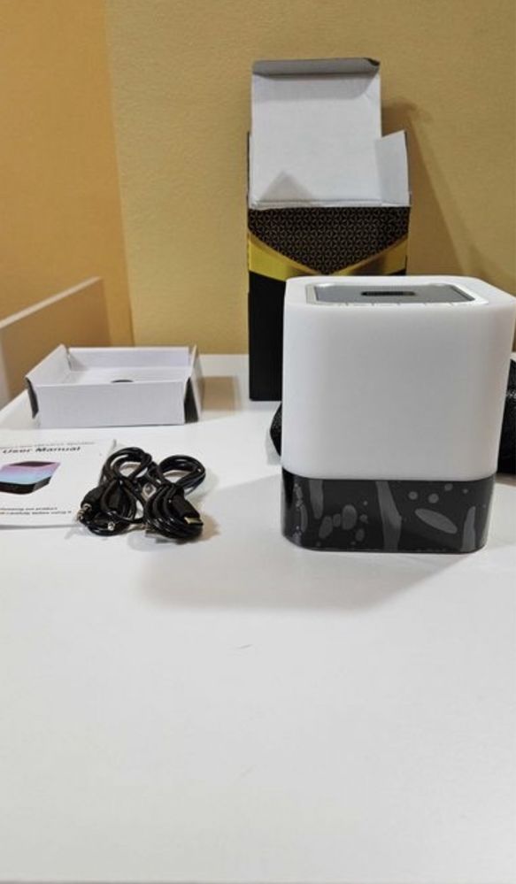 Безжична Bluetooth колонка със светеща нощна лампа