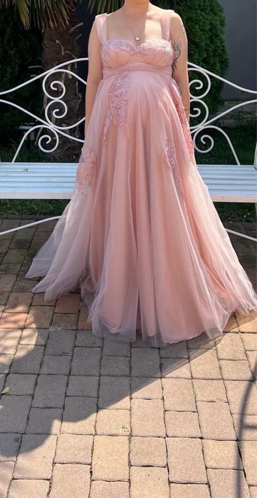 Vand rochie de cununie pentru gravide