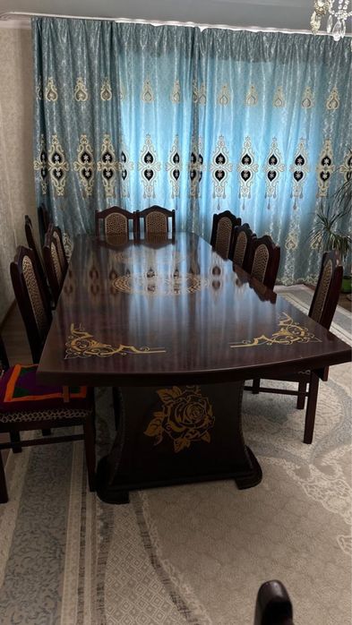 Стол и стулья 12 штук