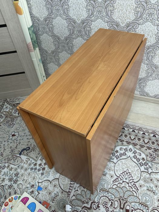 Стол для гостей