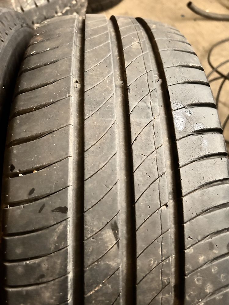 2бр 235/65/16C Michelin