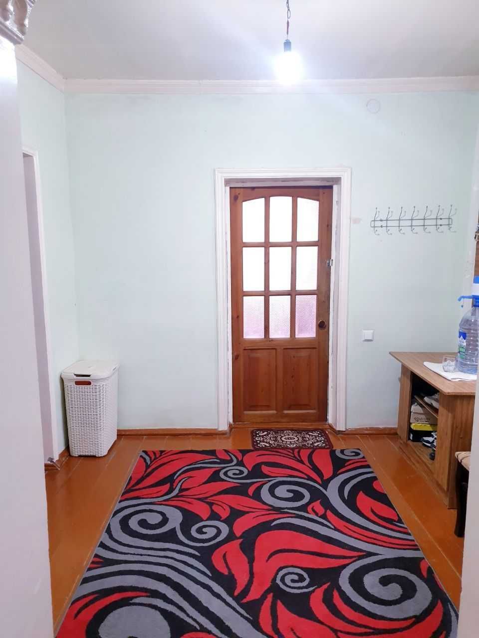 Продаётся дом в центре Янгибазара 8 соток