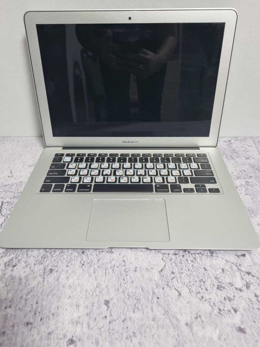 Apple MacBook Pro 13 дюймов 2017 года (Уральск 0710 Лот749688)