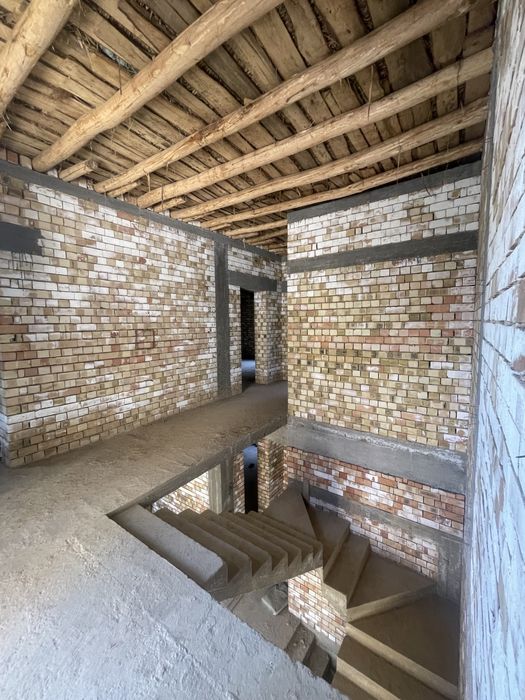 Продаётся участок (каробка) возле Паркентского рынка