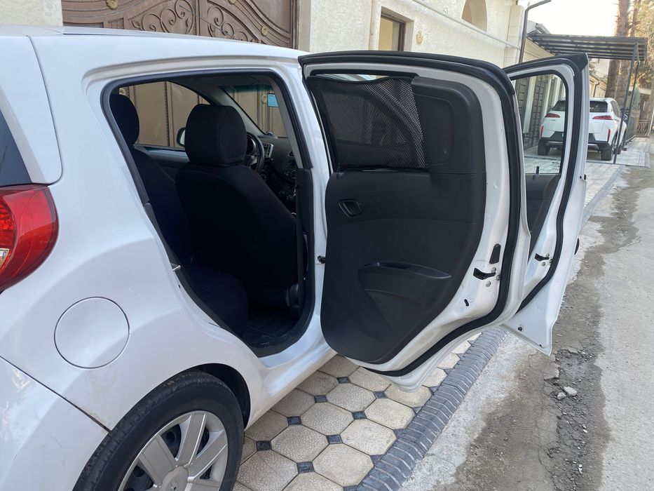 Продам спарк в отличном состояние