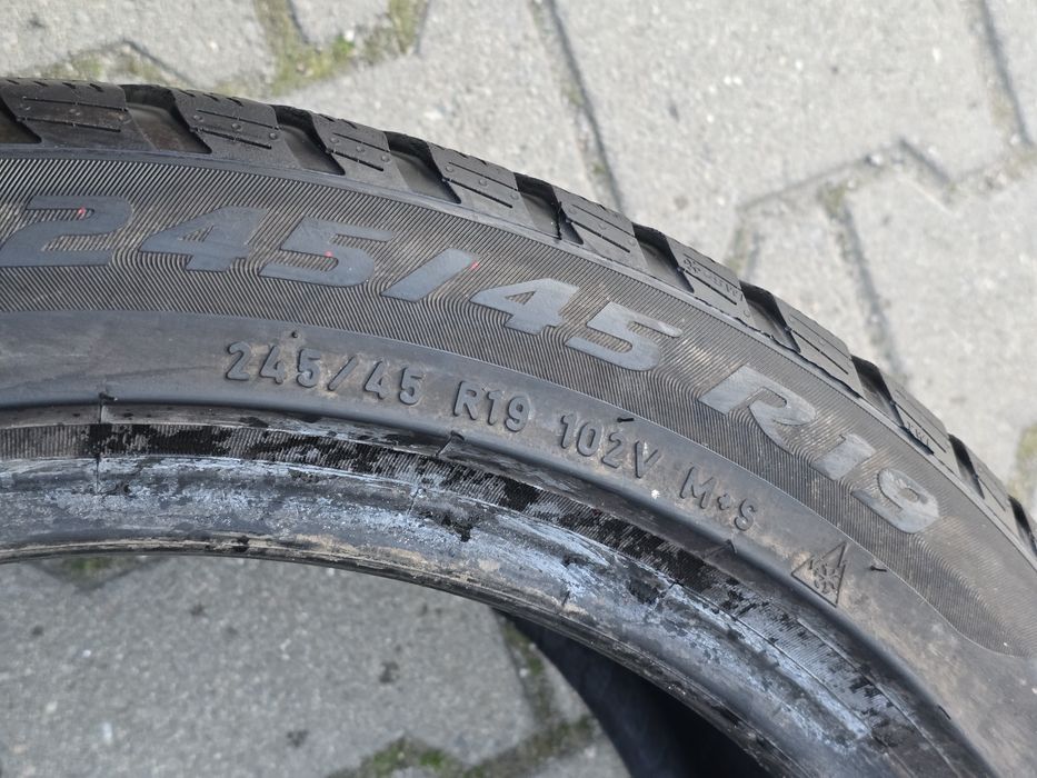 245 45 19 .Pirelli 2 бр.