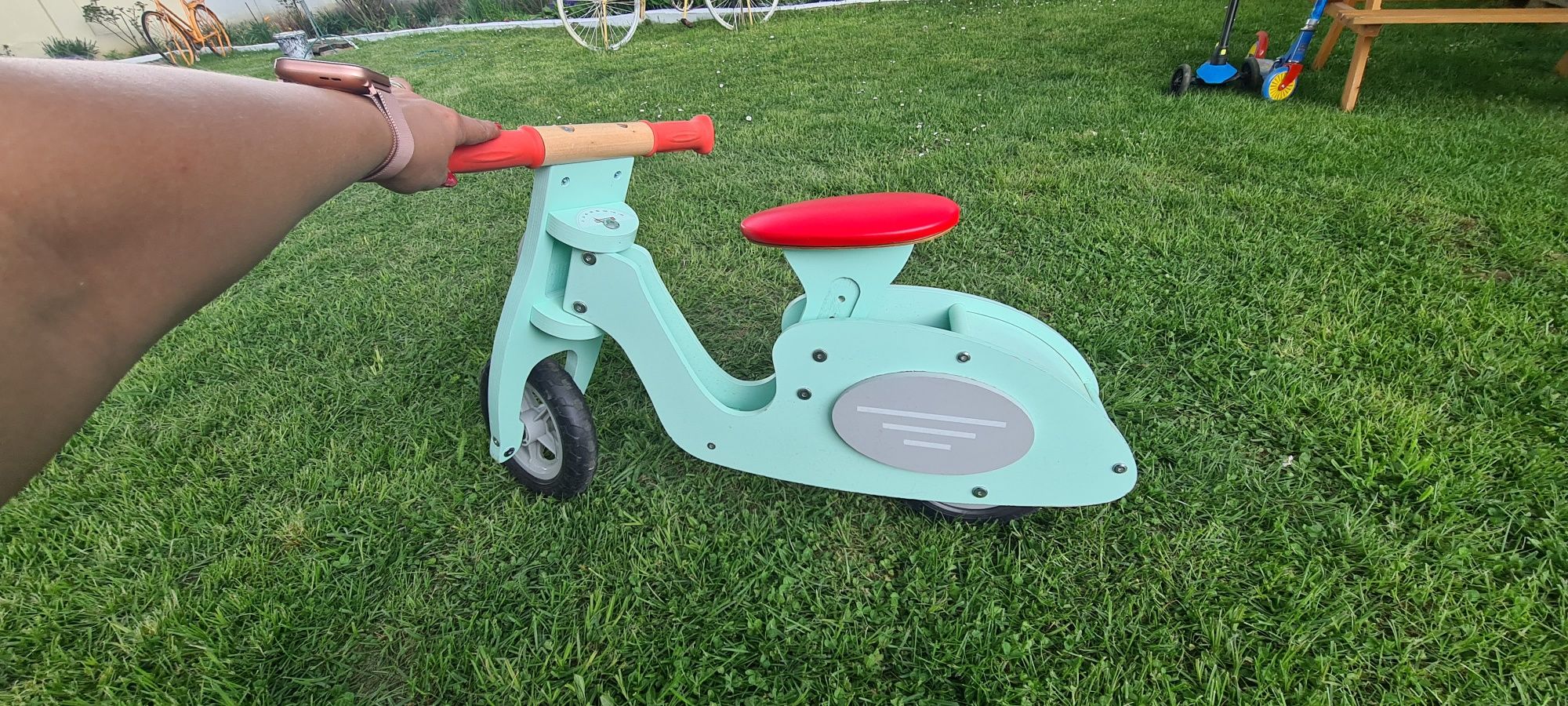 Scuter Vespa de lemn
