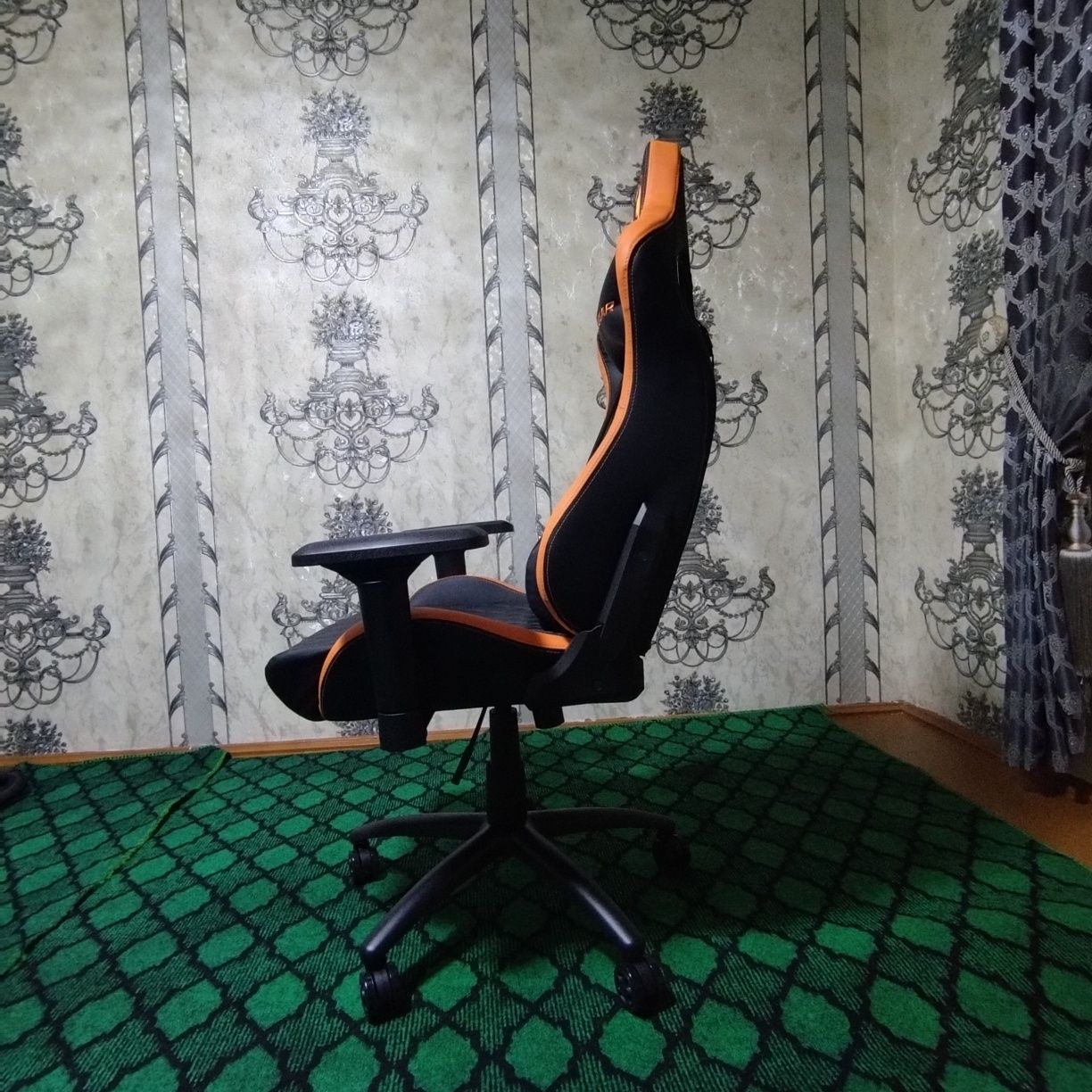 Gaming chair игровое кресло Cougar