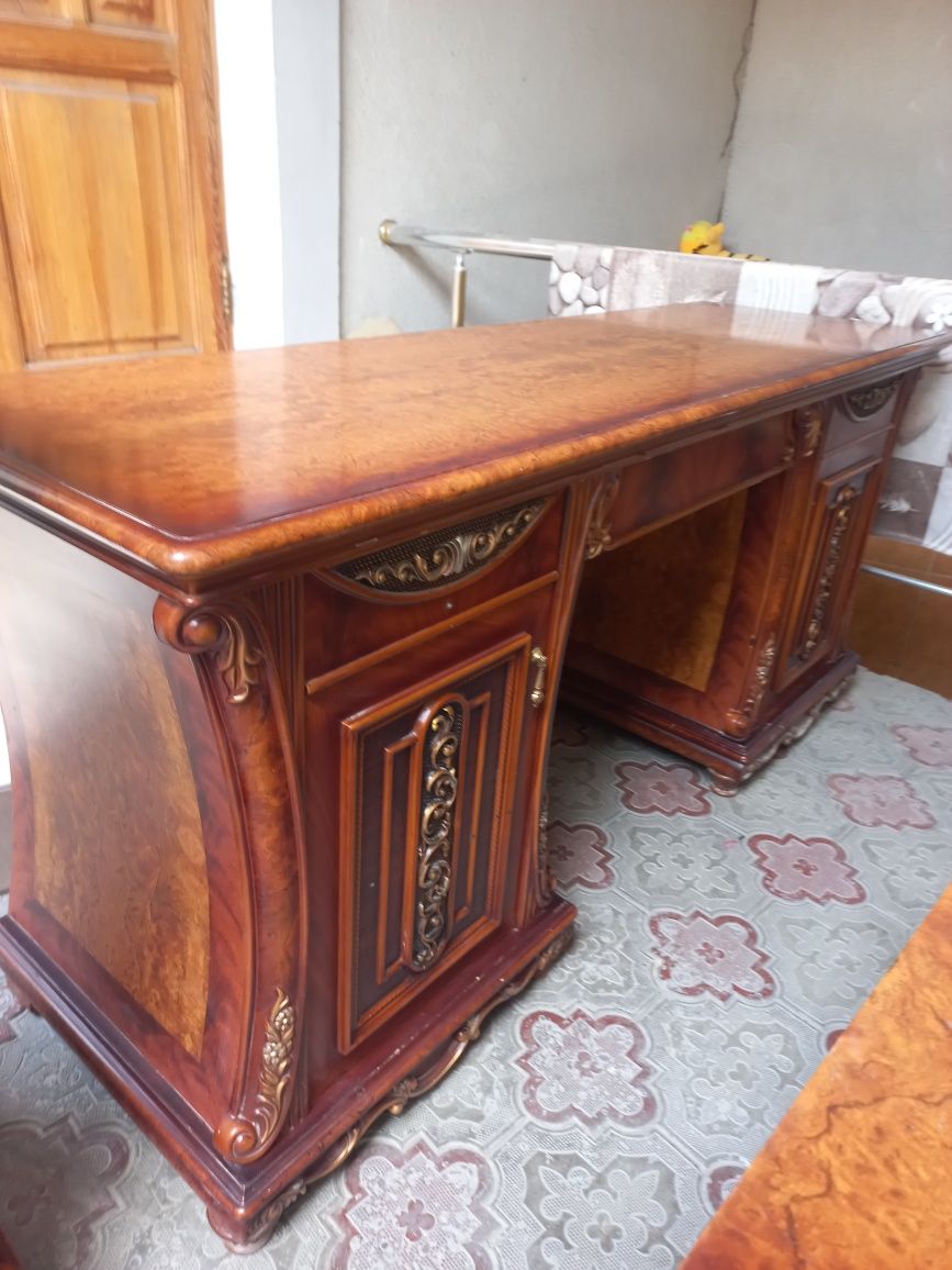 Продам китайский спални гарнитур
