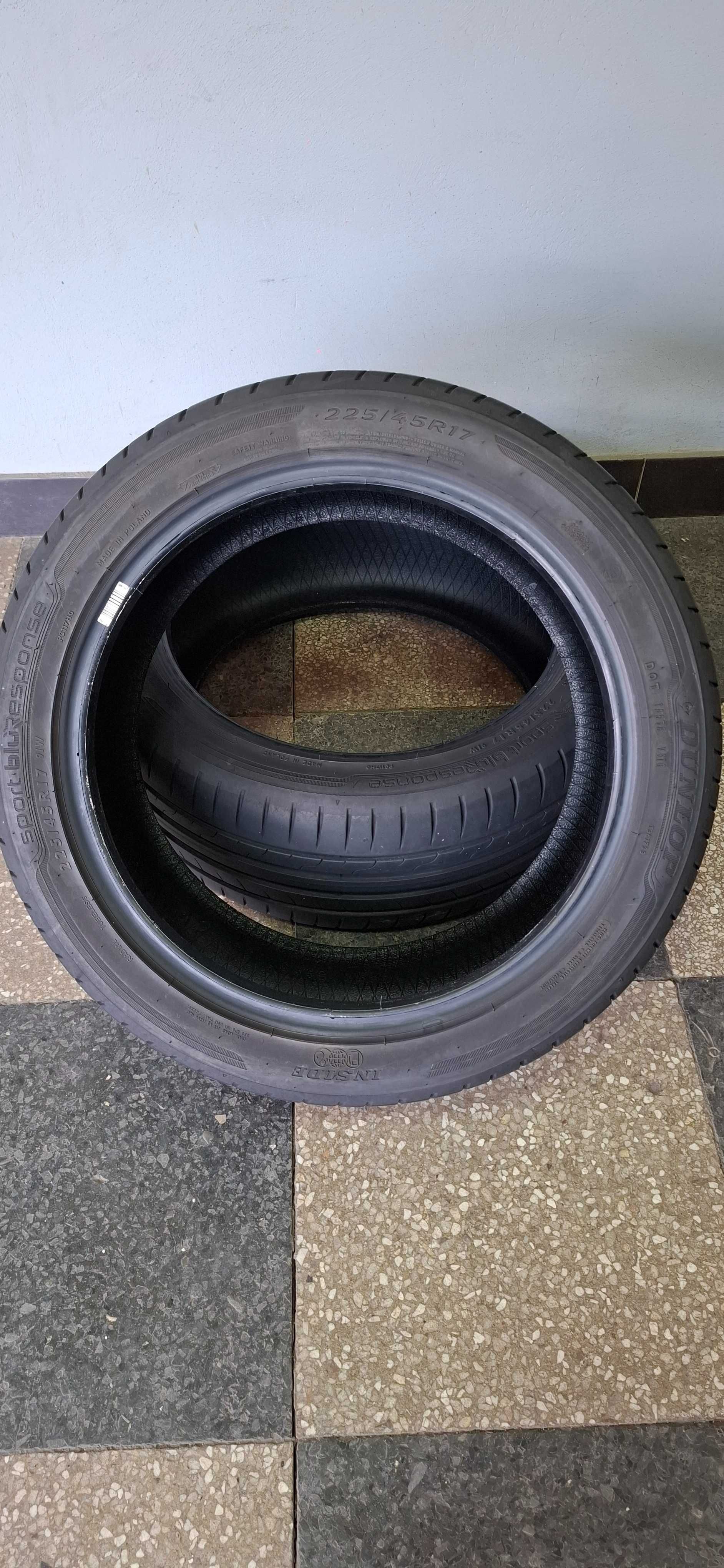2бр. 225/45/17 Dunlop 6.3mm грайфер, дот 23г. Безплатен монтаж