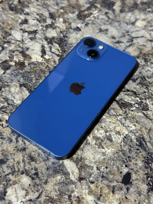 13 айфон 128гб.