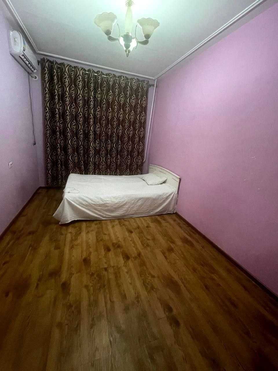 Юнусабаде12   2\5\9 Срочно продаю квартиру ор-р кафе Уч Бакалок