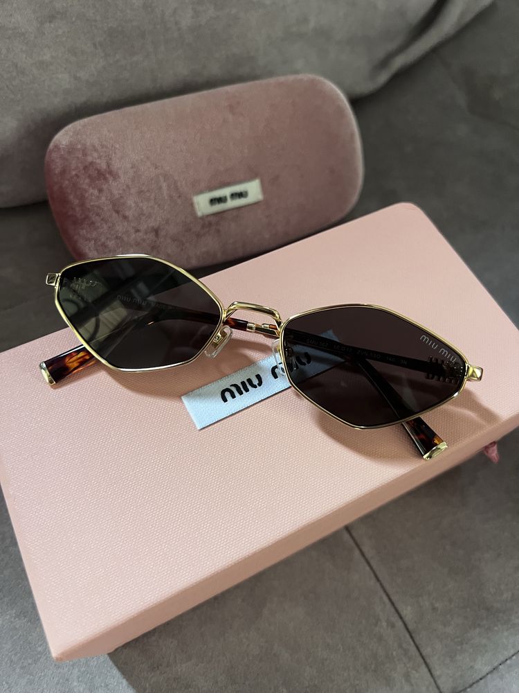 Дамски слънчеви очила Miu Miu