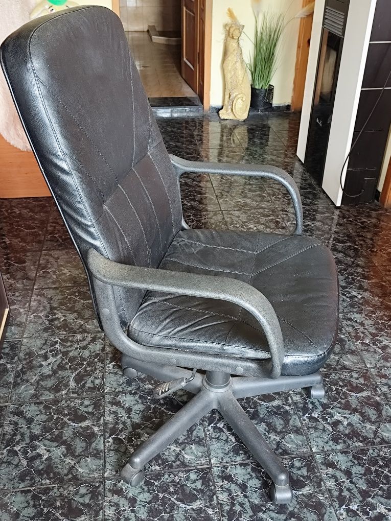 Офис стол ГОЛЯМ.