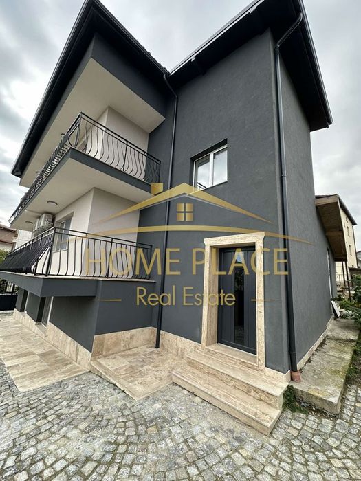 Къща на три етажа в кв.Виница